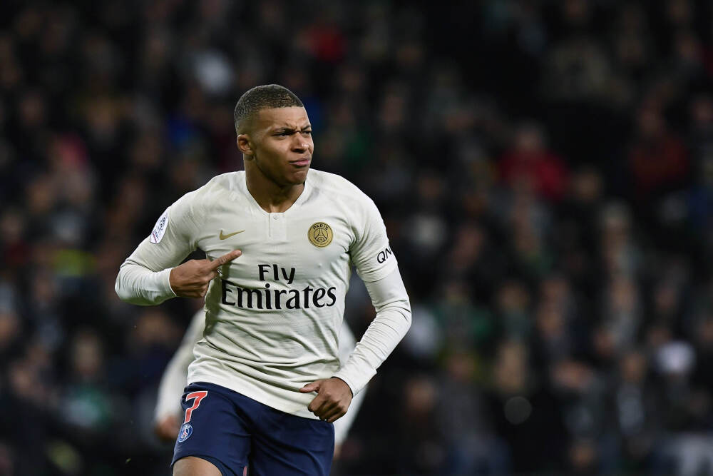 徐杰打山东神奇三分惊呆萨姆纳！萨姆纳：他是我最喜欢的CBA球员